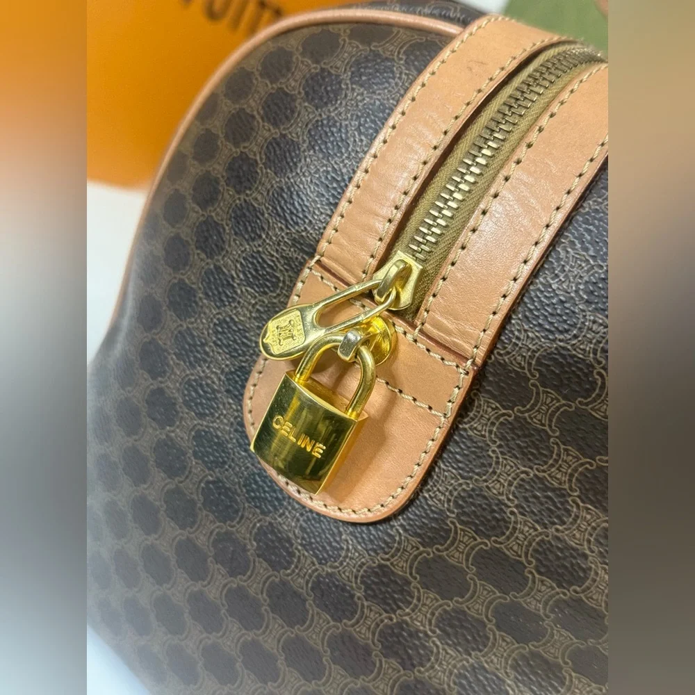 Auth CÈLINE Preowned EUC Tan and Brown Macadam Patterned Boston Bag with🔐
